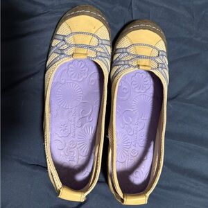 JBU Casual Cream and Orchid Women's Shoes